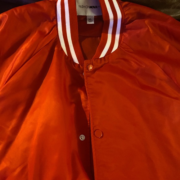 Men’s Jacket - Picture 2 of 3